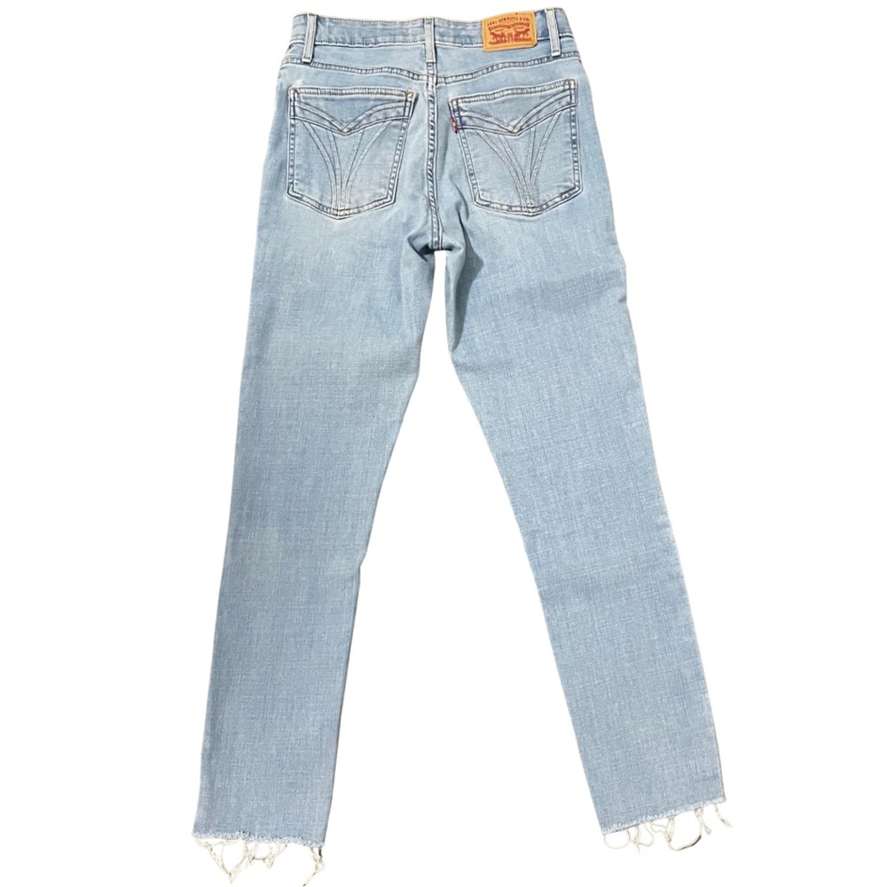 Levi’s 721 High Rise Skinny Jeans Raw Hem Cropped Women’s Size 29 Light Blue - Picture 2 of 10